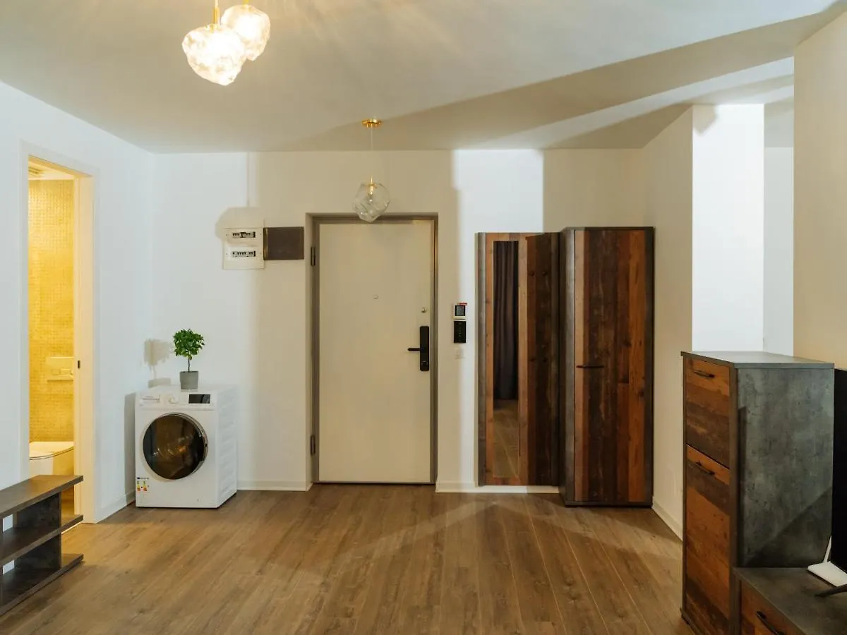 Cloudview Studio Bucharest 0*,